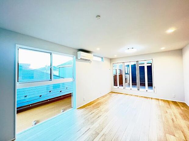 家族団らんの場所としてゆったりと居心地の良いリビングです。