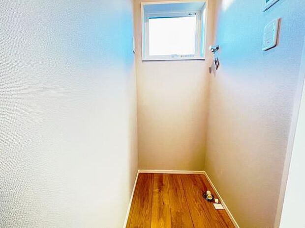 お天気を気にせずお洗濯ができ、室内干し可能です。