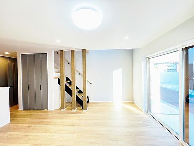 リビングダイニングになります。ご家族そろっての素敵な空間になりそうですね。