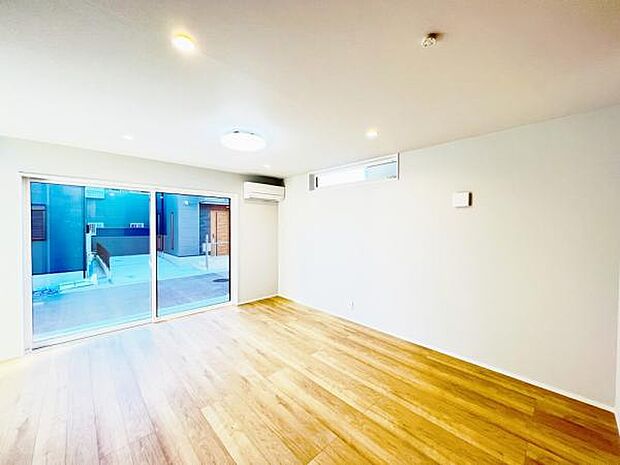 家族団らんの場所としてゆったりと居心地の良いリビングです。