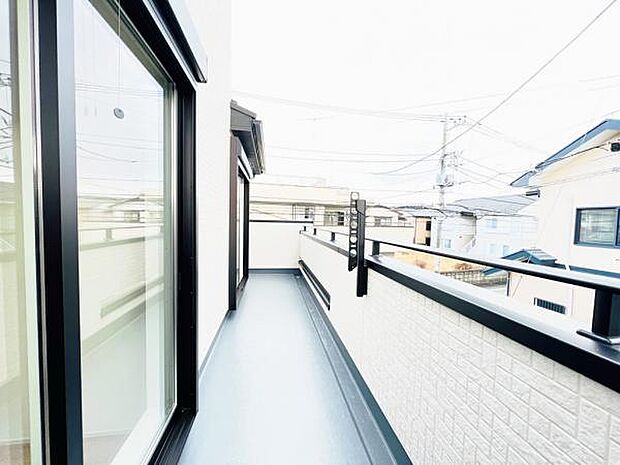 お洗濯ものを気持ち良く太陽の光で干せるのが嬉しいですね。