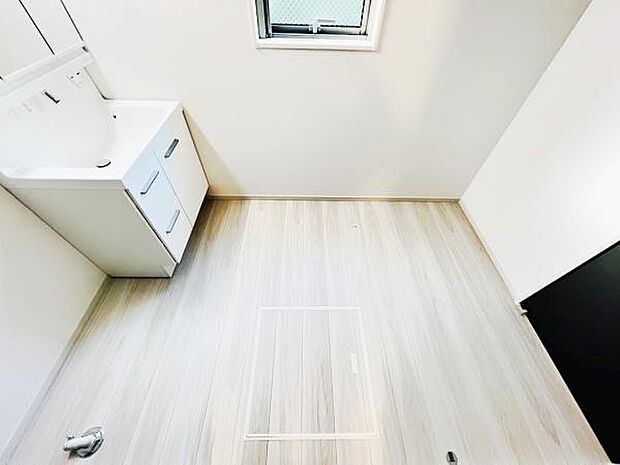 脱衣所は小さなお子様がいるご家庭にも重宝されます。