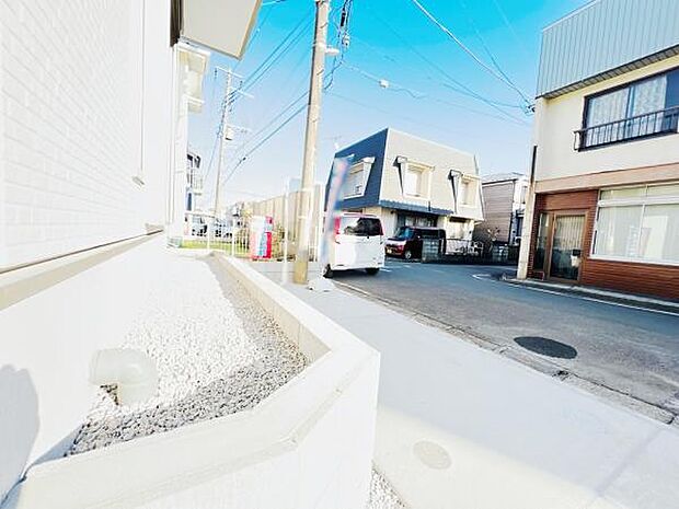 お庭スペースは、ガーデニングやお子様との外遊びなど多彩な用途でお楽しみいただけます。