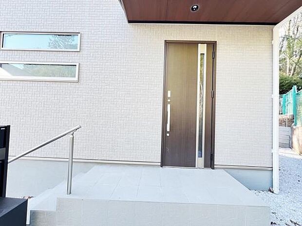 いつも気持ちよくご家族を迎えられる玄関です。