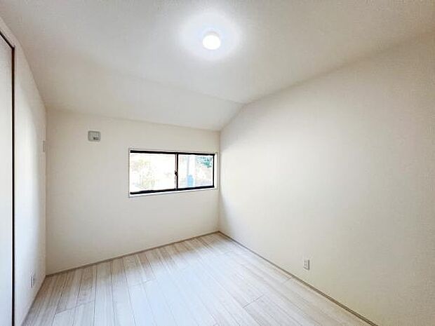 子供部屋にもちょうど良い大きさのお部屋です。