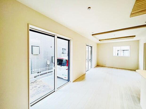 家族団らんの場所としてゆったりと居心地の良いリビングです。