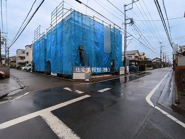 前面道路を含めた現地写真です。