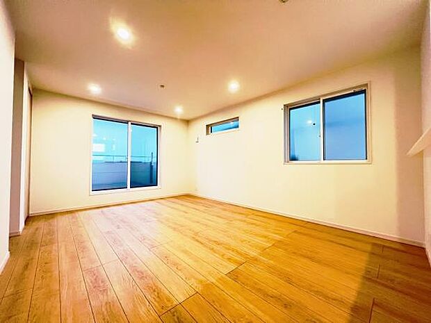 リビングダイニングになります。ご家族そろっての素敵な空間になりそうですね。