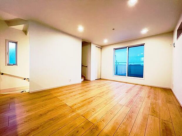 家族団らんの場所としてゆったりと居心地の良いリビングです。