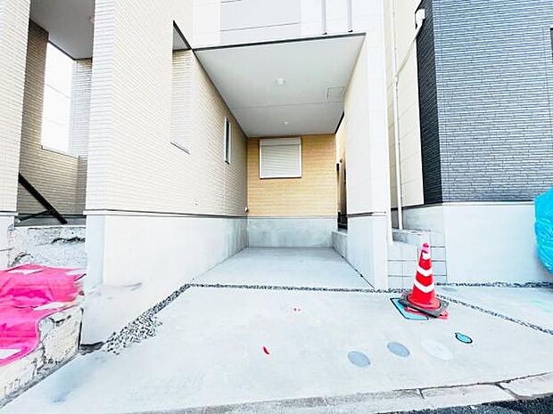 駐車場ももちろん完備しておりますのでお車所有の方にも心強いです。