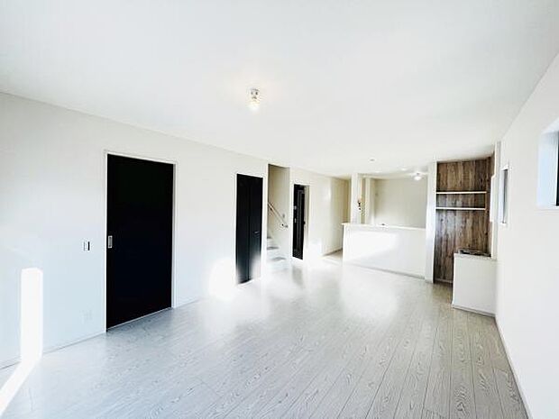 リビングダイニングになります。ご家族そろっての素敵な空間になりそうですね。