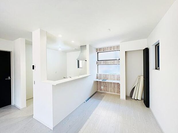 ご家族の温かい時間を演出するダイニングスペースです。