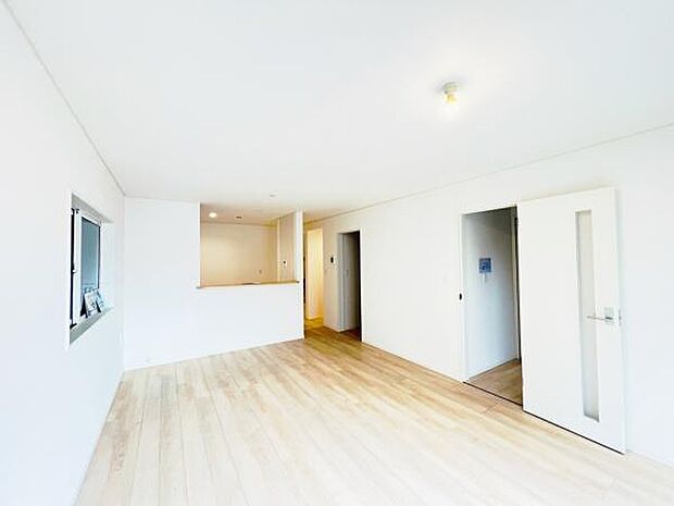 リビングダイニングになります。ご家族そろっての素敵な空間になりそうですね。