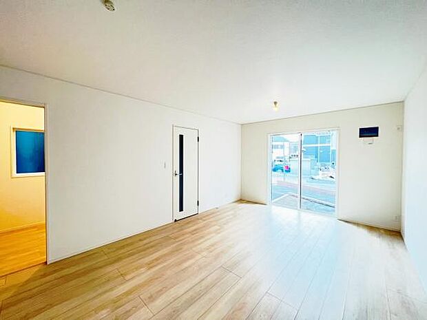 家族団らんの場所としてゆったりと居心地の良いリビングです。