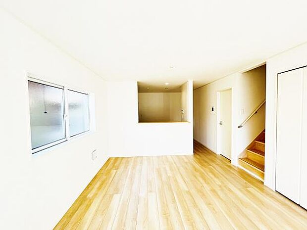 リビングダイニングになります。ご家族そろっての素敵な空間になりそうですね。