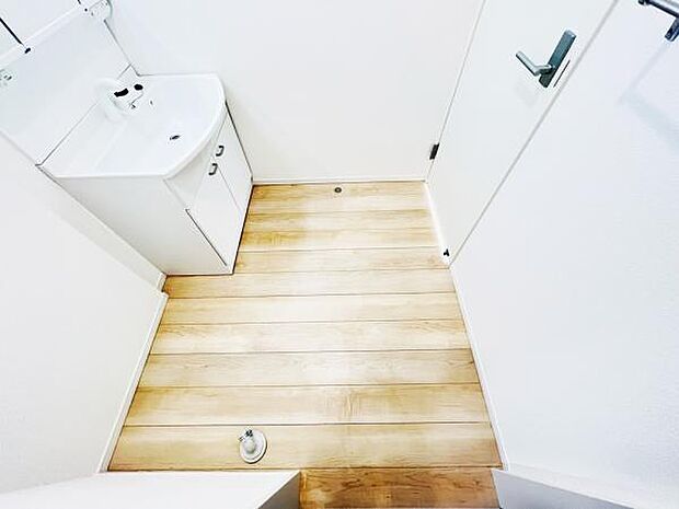 脱衣所は小さなお子様がいるご家庭にも重宝されます。