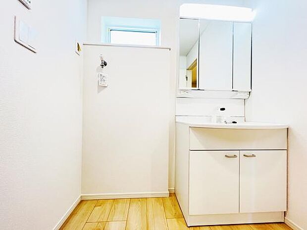 お天気を気にせずお洗濯ができ、室内干し可能です。