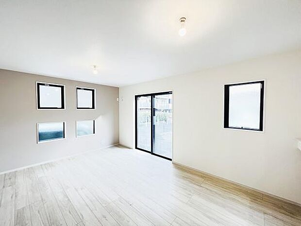 家族団らんの場所としてゆったりと居心地の良いリビングです。