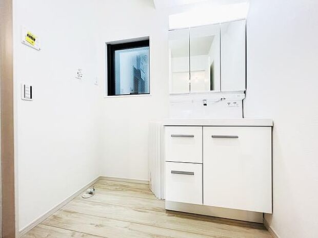 お天気を気にせずお洗濯ができ、室内干し可能です。