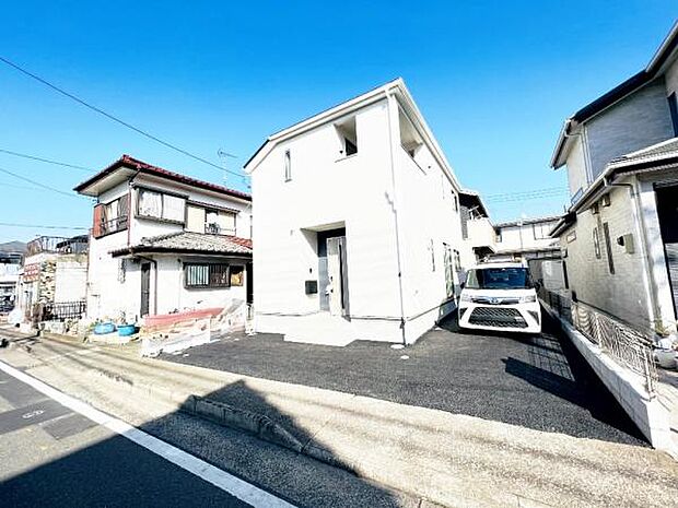 駐車場ももちろん完備しておりますのでお車所有の方にも心強いです。