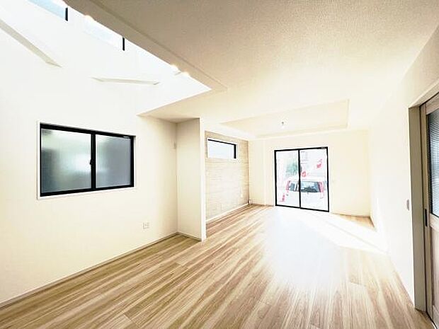 リビングダイニングになります。ご家族そろっての素敵な空間になりそうですね。