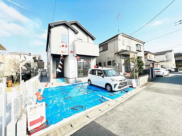 前面道路を含めた現地写真です。