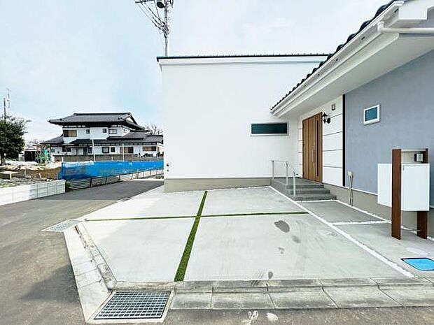駐車場ももちろん完備しておりますのでお車所有の方にも心強いです。