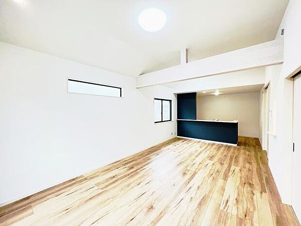 リビングダイニングになります。ご家族そろっての素敵な空間になりそうですね。