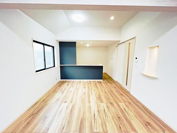 ご家族の温かい時間を演出するダイニングスペースです。