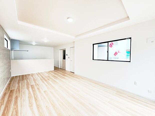 リビングダイニングになります。ご家族そろっての素敵な空間になりそうですね。