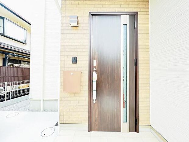 いつも気持ちよくご家族を迎えられる玄関です。