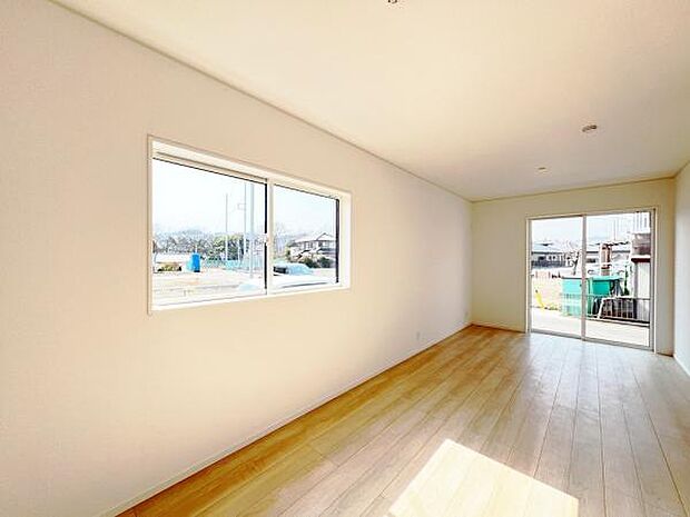 家族団らんの場所としてゆったりと居心地の良いリビングです。