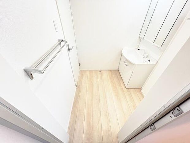 脱衣所は小さなお子様がいるご家庭にも重宝されます。