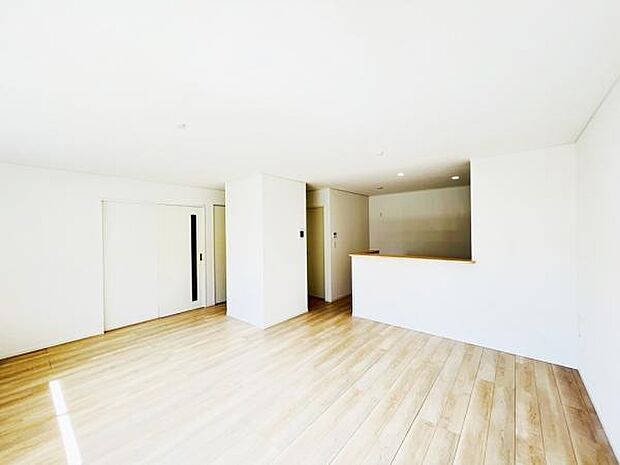 リビングダイニングになります。ご家族そろっての素敵な空間になりそうですね。