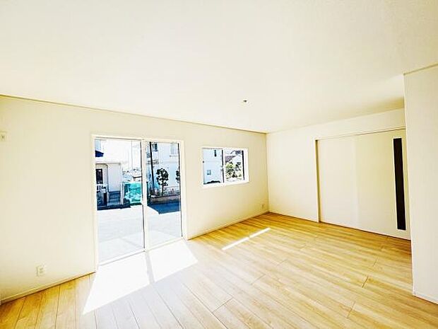 家族団らんの場所としてゆったりと居心地の良いリビングです。