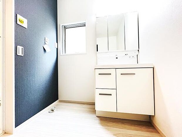 お天気を気にせずお洗濯ができ、室内干し可能です。