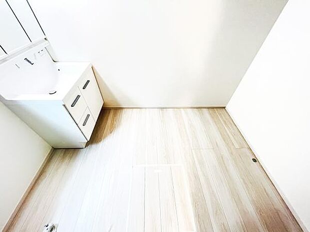 脱衣所は小さなお子様がいるご家庭にも重宝されます。
