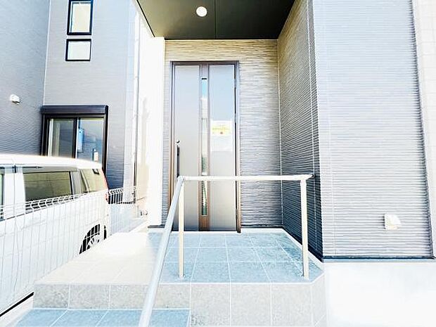 いつも気持ちよくご家族を迎えられる玄関です。