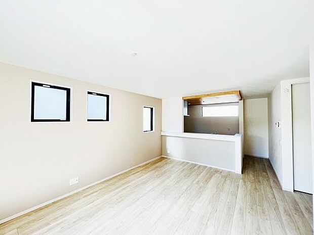 リビングダイニングになります。ご家族そろっての素敵な空間になりそうですね。