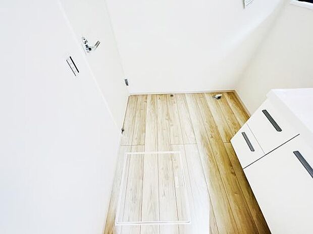 脱衣所は小さなお子様がいるご家庭にも重宝されます。