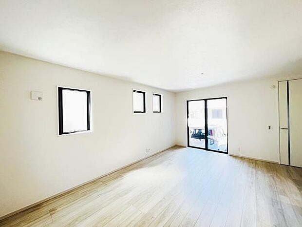 家族団らんの場所としてゆったりと居心地の良いリビングです。