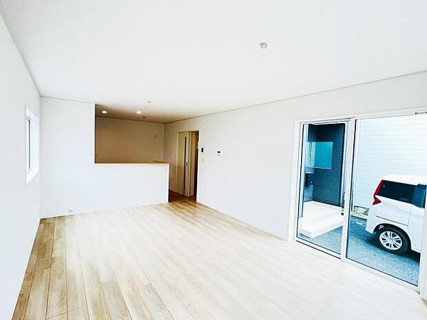 リビングダイニングになります。ご家族そろっての素敵な空間になりそうですね。