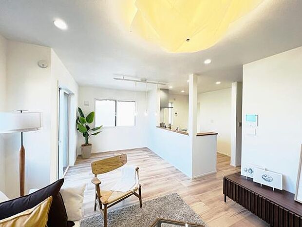 リビングダイニングになります。ご家族そろっての素敵な空間になりそうですね。