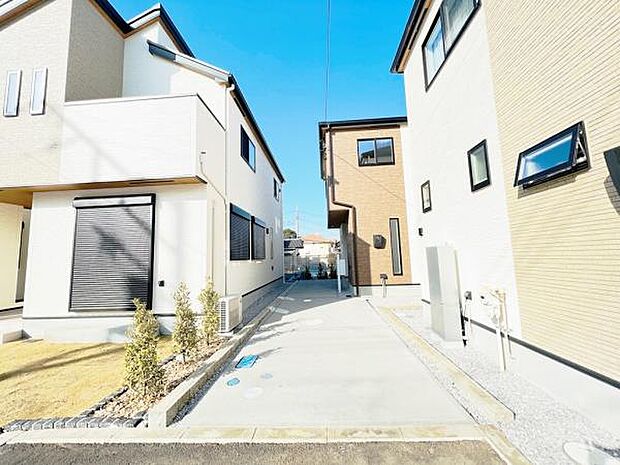 駐車場ももちろん完備しておりますのでお車所有の方にも心強いです。