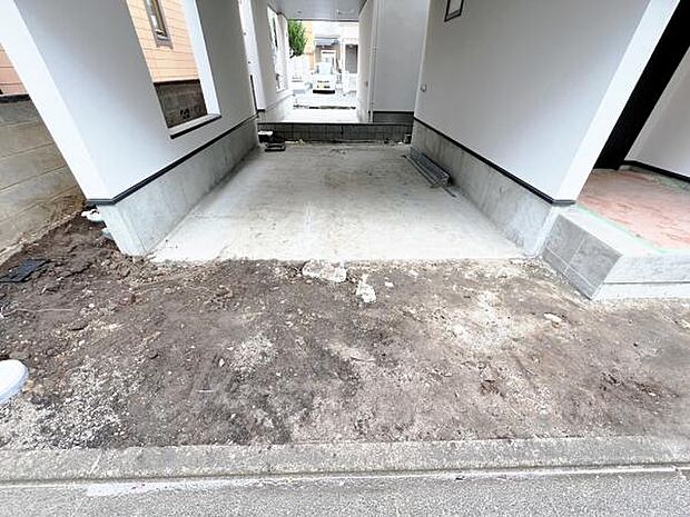 駐車場ももちろん完備しておりますのでお車所有の方にも心強いです。