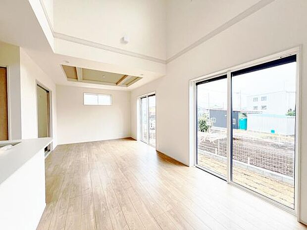 家族団らんの場所としてゆったりと居心地の良いリビングです。