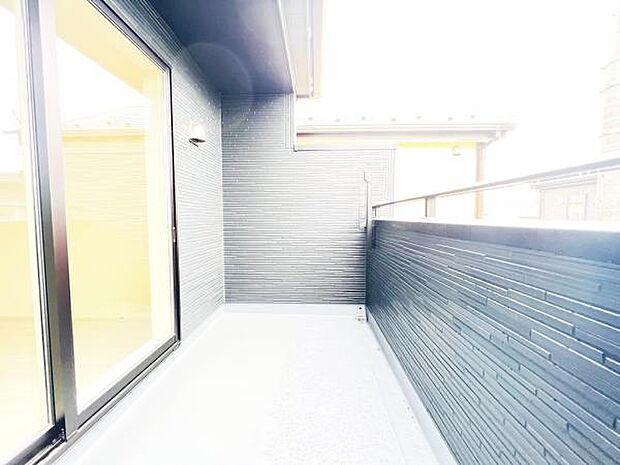 お洗濯ものを気持ち良く太陽の光で干せるのが嬉しいですね。