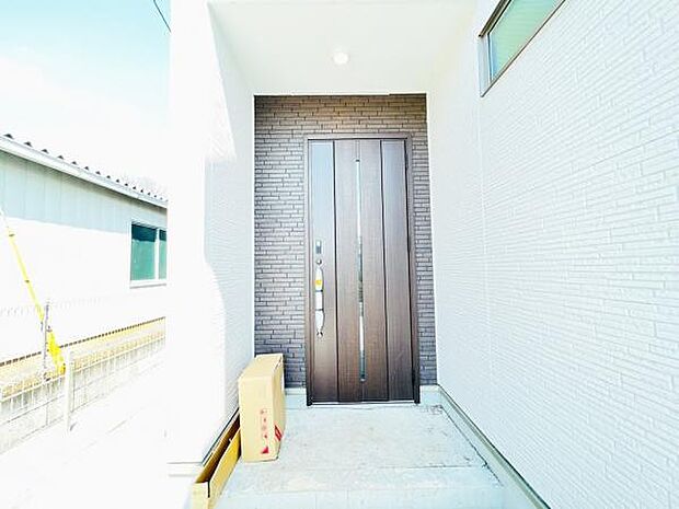 いつも気持ちよくご家族を迎えられる玄関です。