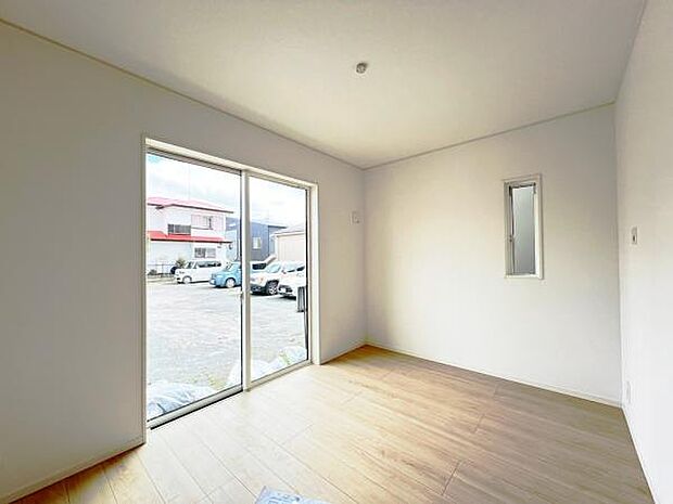 家族団らんの場所としてゆったりと居心地の良いリビングです。