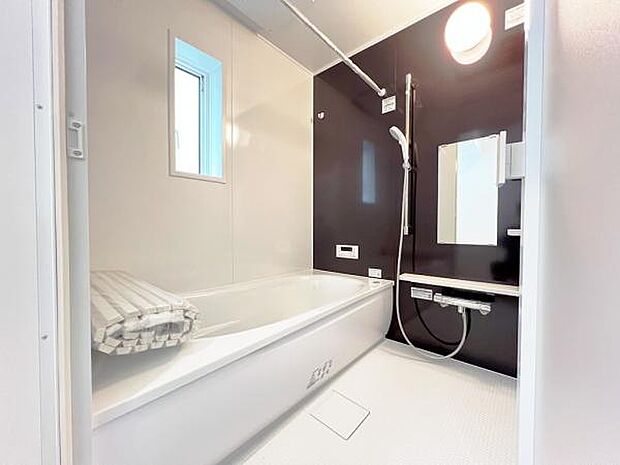 お風呂でほっとひといき。1日の疲れを癒しましょう。